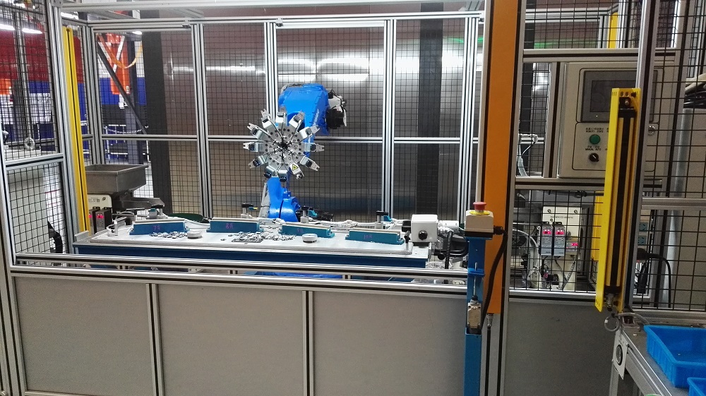 车窗饰条卡扣装配机